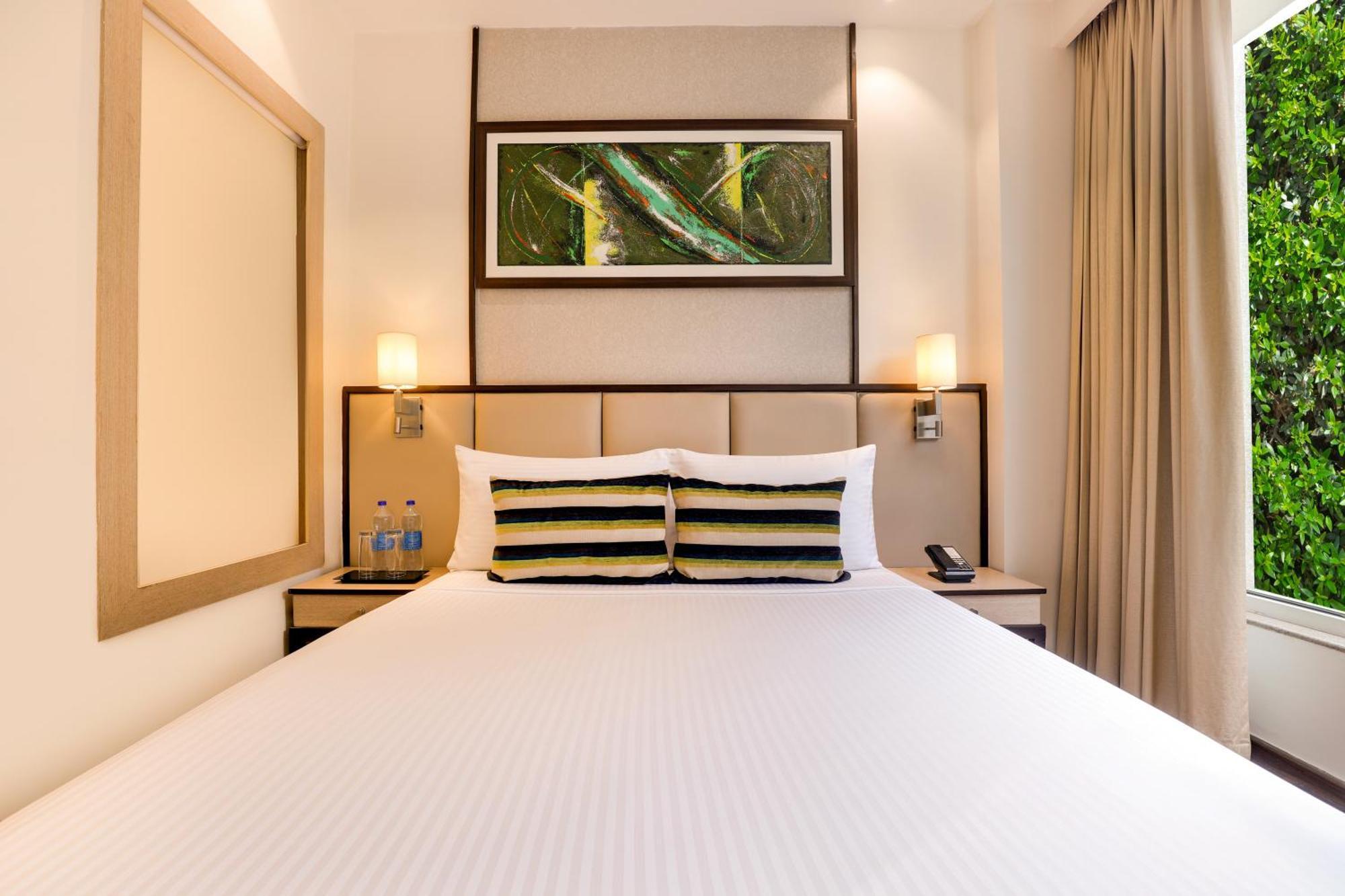 Sandal Suites By Lemon Tree Hotels Noida Exterior foto